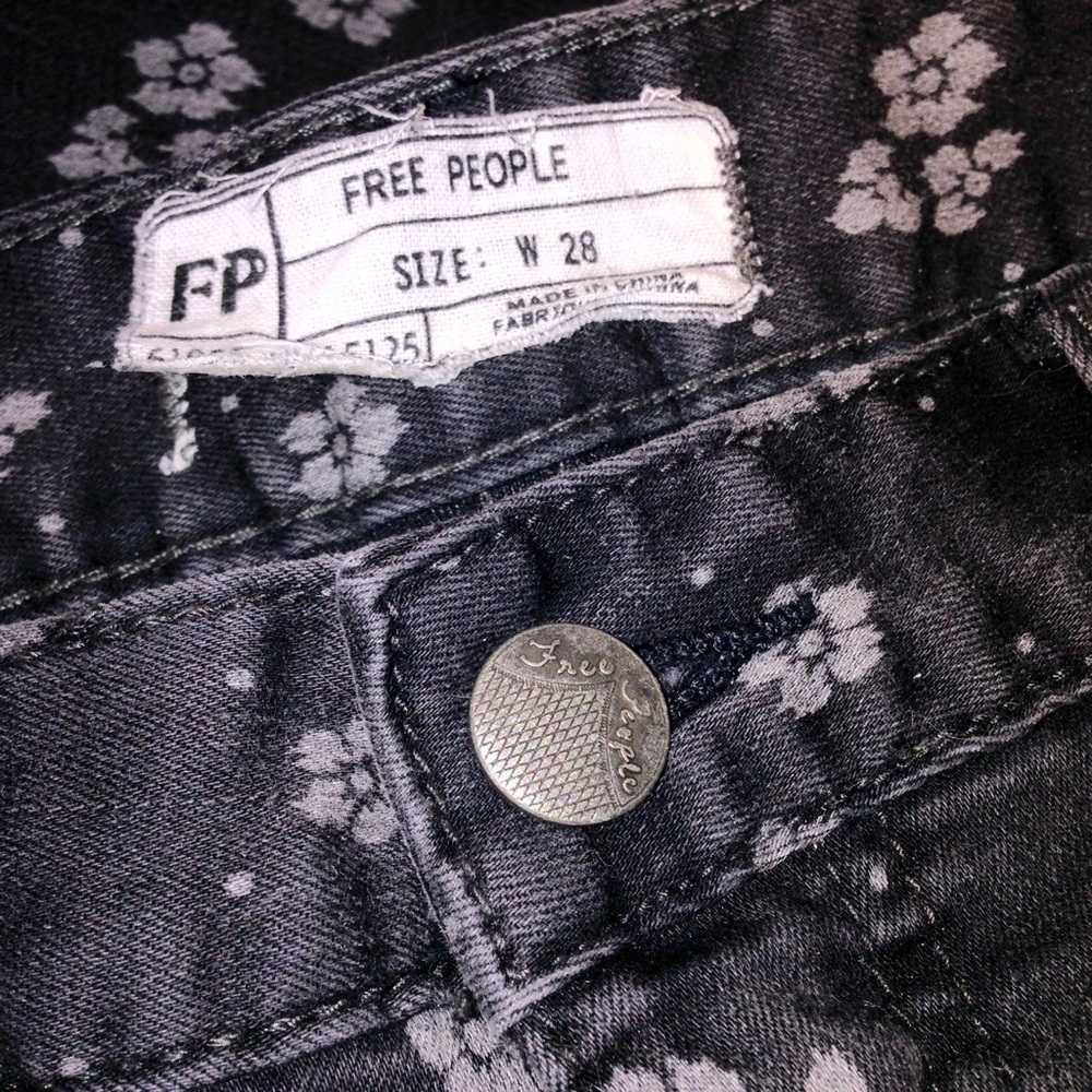 Free People Ditsy‎ Floral Skinny Crops❤️Charcoal